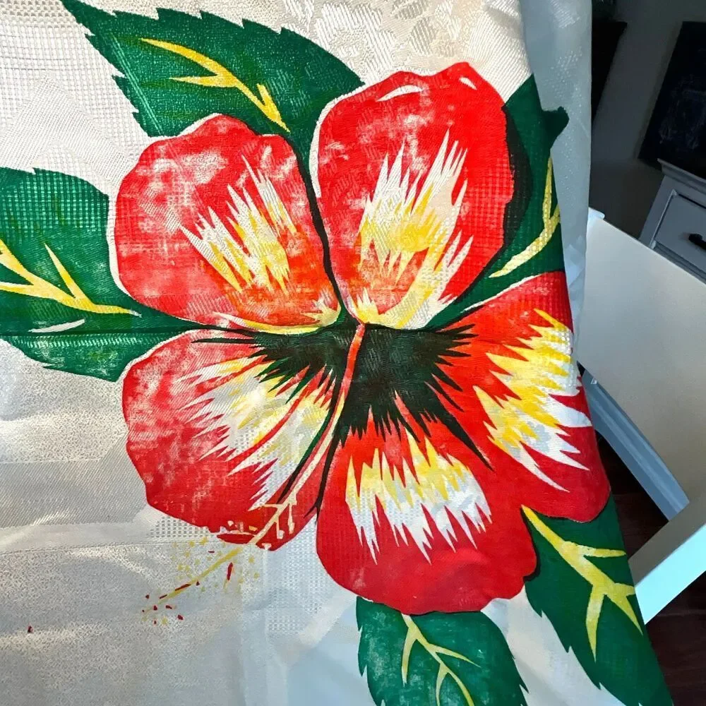 Gorgeous vintage Florida tablecloth, hibiscus flowers damask 50